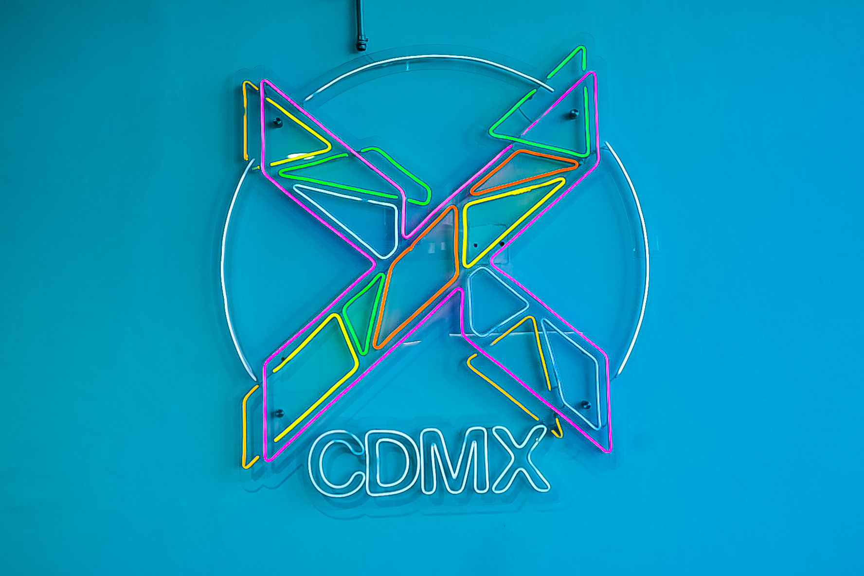 StockX lanza su primer Centro de Autenticación en México brindando una